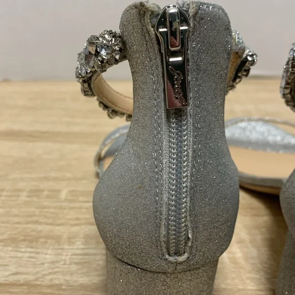 Jewel Badgley Mischka Heels - Picture 5 of 12